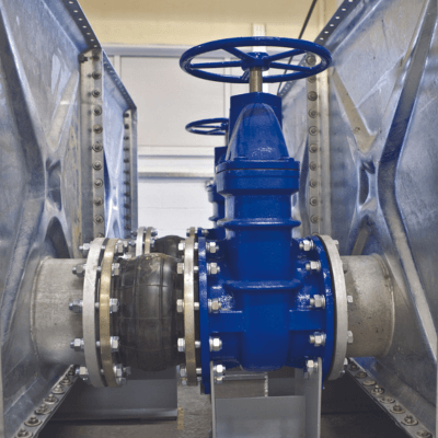 A T-T metal seat gate valve installed in an industrial application and performing pipeline isolation duties.